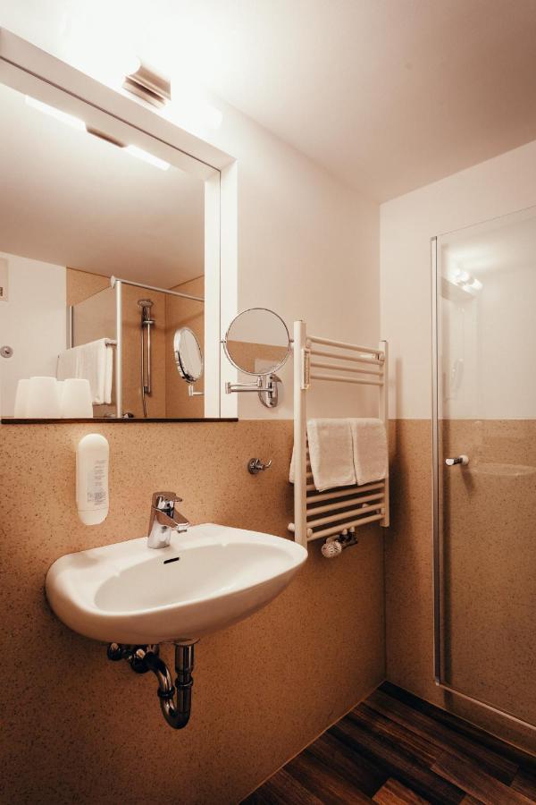Hotel Adler Eichstätt Buitenkant foto