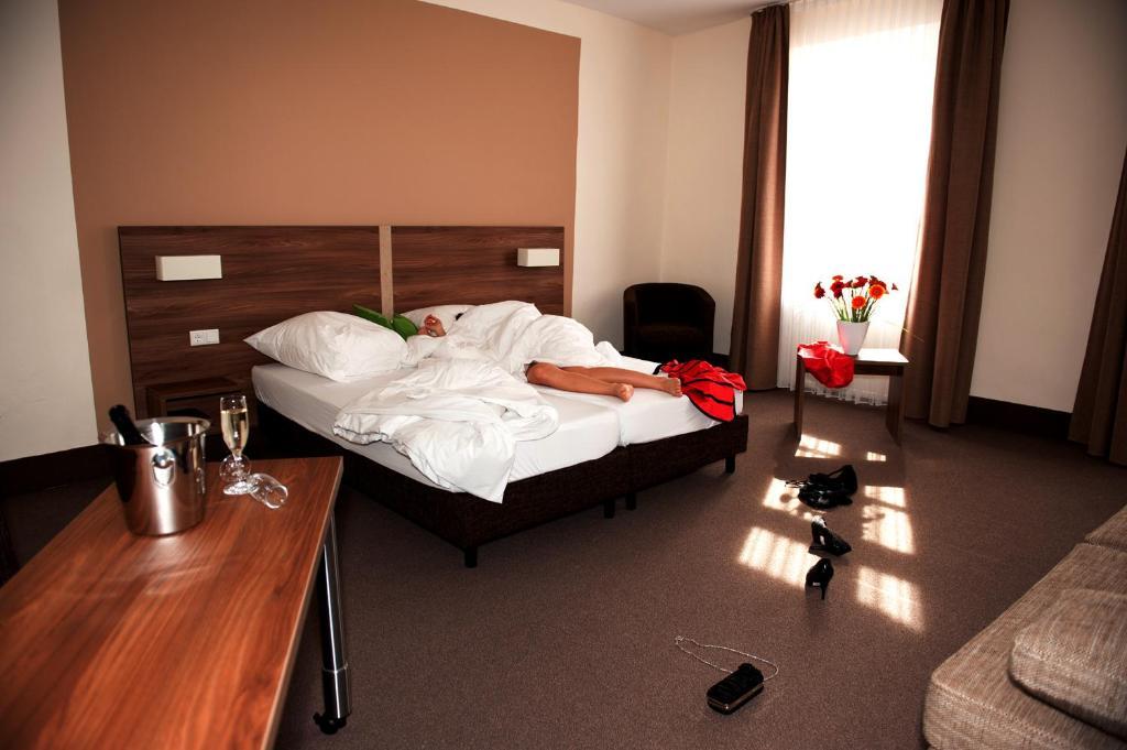 Hotel Adler Eichstätt Kamer foto
