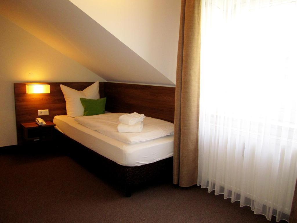 Hotel Adler Eichstätt Kamer foto